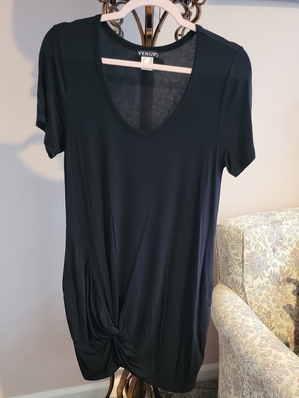 VENUS Black Short Sleeve V-Neck Twist Front Tee